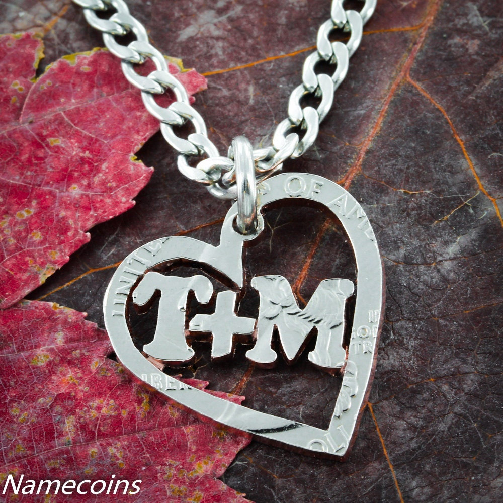 Personalisierte Herz-Halskette Mit Ihren Initialen, Beziehungsschmuck, Handgeschnittene Münze von NameCoins