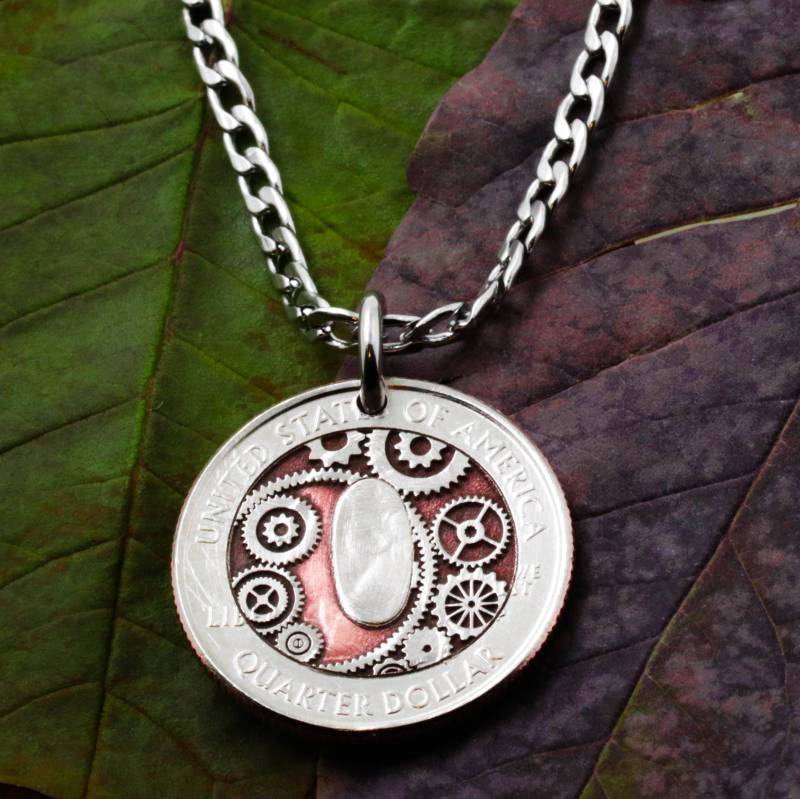 steampunk Monogramm Halskette, Initial Schmuck, Zahnräder Graviert Im Buchstaben, Geätztes Viertel in Das Kupfer von NameCoins