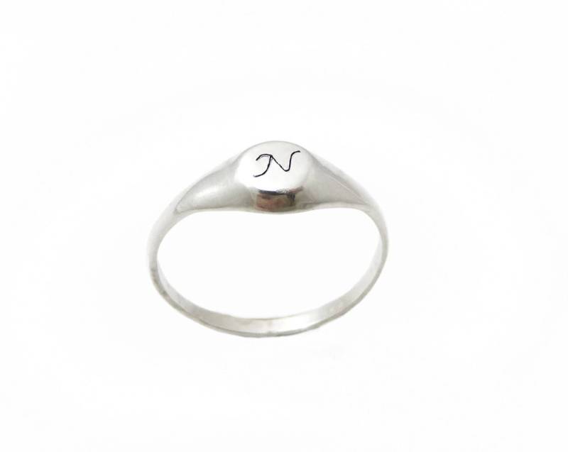 14K Pinky-Ring. Monogrammring. Unisex-Ring. Anfänglicher Klingelton. Geschenk Für Sie. Siegelring. Personalisierter Ring. Personalisiertes Geschenk von NameMyMonogram