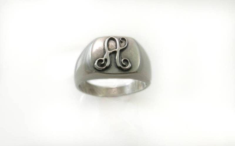 Herren-Monogramm-Ring. Männergeschenk. Monogrammring. Anfänglicher Klingelton. Siegelring. Personalisiertes Geschenk Für Freund. Personalisierte von NameMyMonogram