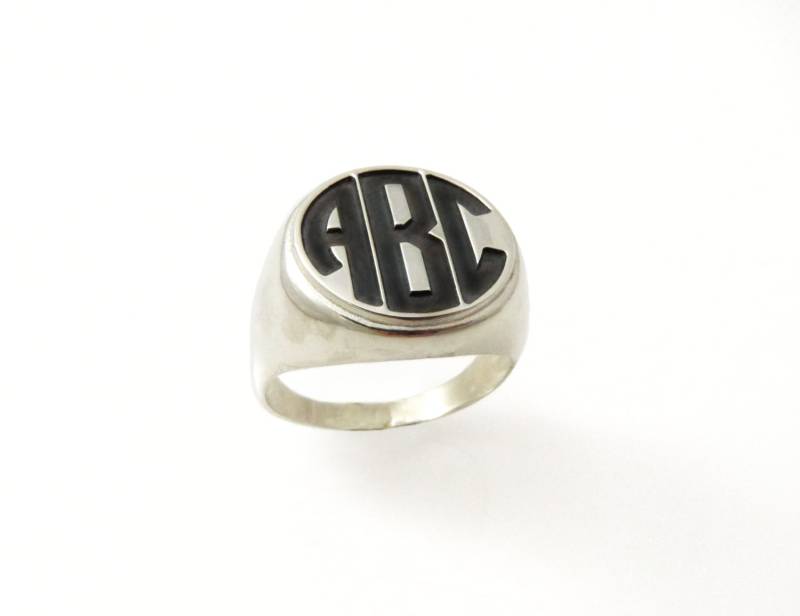 Herrenring Mit Monogramm. College-Ring. Ring Initialen. Silberner Monogrammring. Herren-Anfangsband. College-Silberring. Kreisring von NameMyMonogram