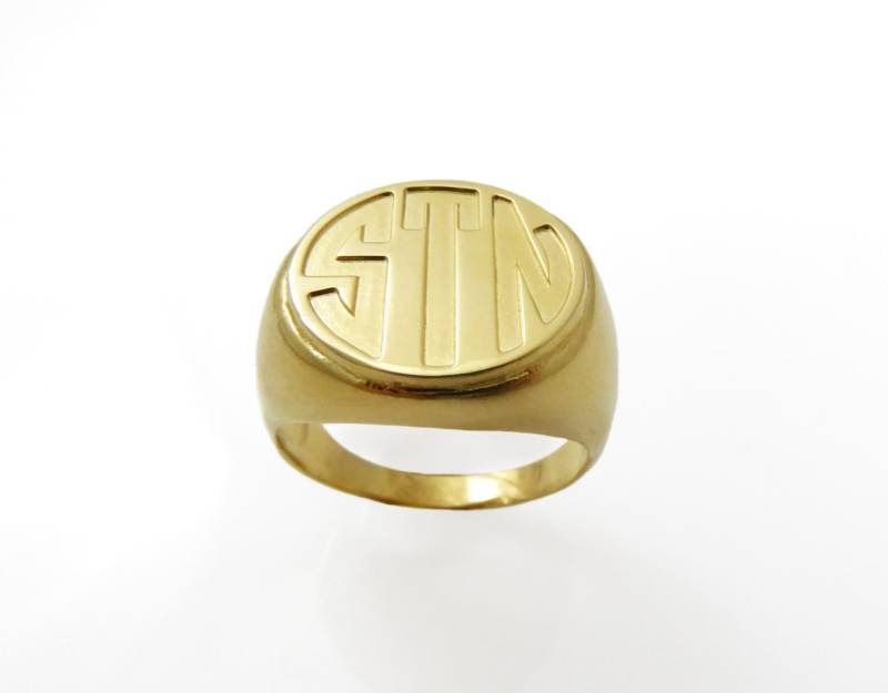 Monogramm Ring. Goldring Mit Monogramm. Gehämmert Männerring. Initialen Geschenk Für Ihn. Gold Siegelring. Personalisierter Männer Initiale .1613 von NameMyMonogram