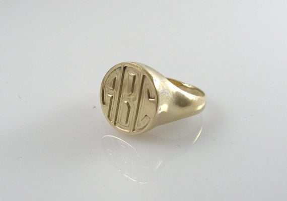 Monogrammring. Goldener Unisex. Frauen Klingeln. Anfänglicher Klingelton. Geschenk Für Ihn. Siegelring. Personalisierter Ring. Herrenring Mit von NameMyMonogram