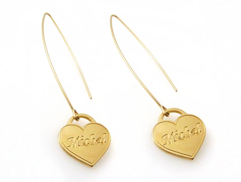 Name Ohrringe. Monogramm Gold Personalisierte Alphabet-Ohrring. Hängeohrringe. Herz Ohrring. Herz von NameMyMonogram