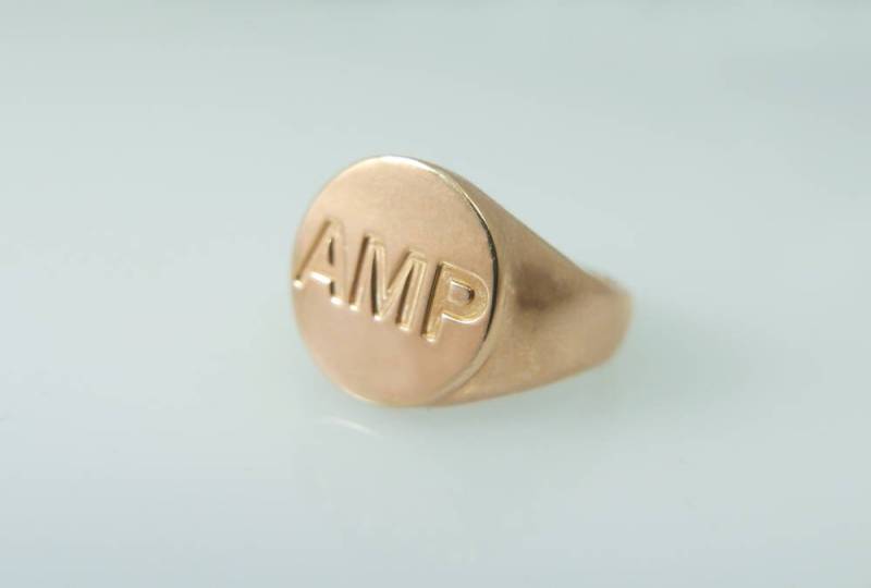 Pinky-Ring. Monogrammring. Unisex-Ring. Anfänglicher Klingelton. Geschenk Für Sie. Siegelring. Personalisierter Ring. Personalisiertes Geschenk.1746 von NameMyMonogram