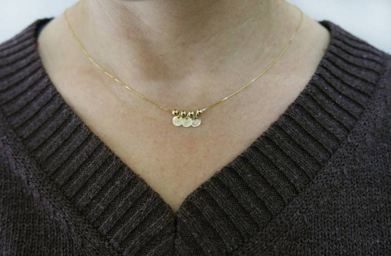 Winzige Halskette Aus 14K Gold. 3 Initialien Anhänger. Buchstaben Personalisierte Halskette. Monogramm Geschenkideen von NameMyMonogram