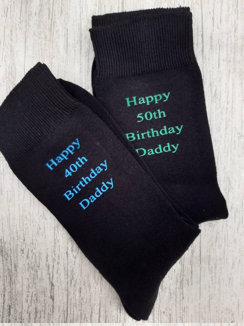 Feier Socken Personalisiert - Geburtstagsgeschenk 18./21. 30. 40. 50. Bruder Ehemann Personalisiertes Geschenk von NameitStudio