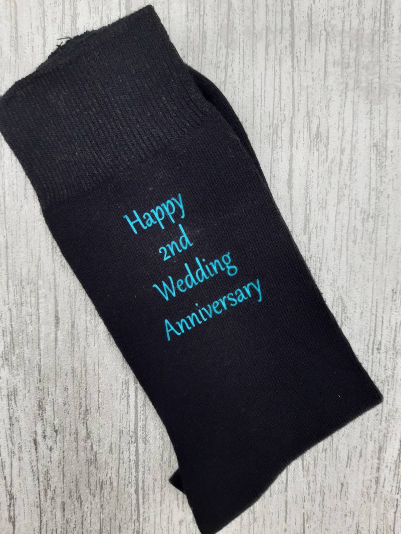 Jubiläumssocken Personalisiert - Besonderes Geschenk Oder Zum 2-Jährigen Jubiläum Baumwolljubiläum Hochzeit Individuell Jubiläumssocken Personalisiert - Besonderes Geschenk Oder Zum 2-Jährigen Jubiläum Baumwolljubiläum Hochzeit Individuell von NameitStudio