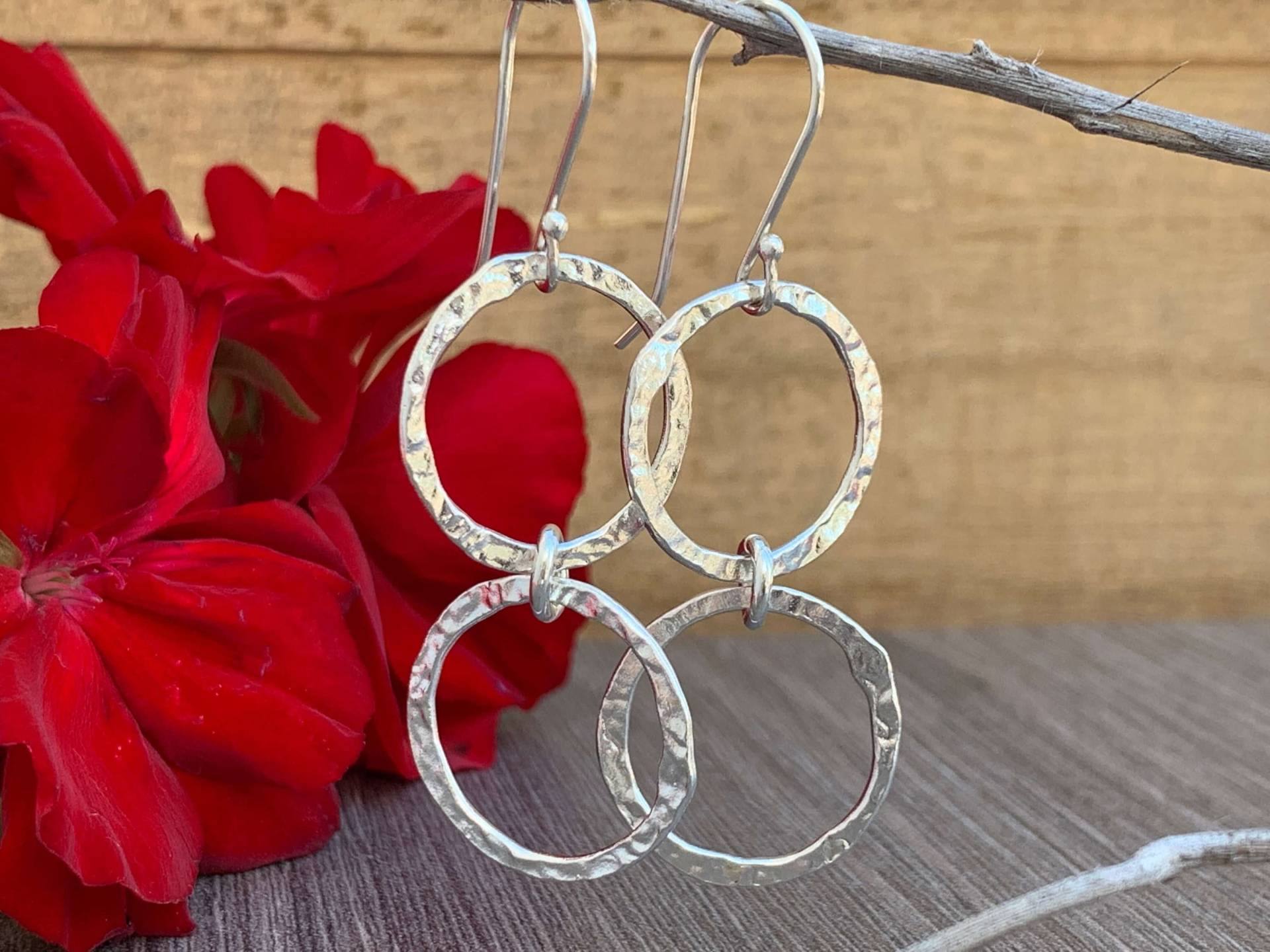Gehämmerte Sterling Silber Ohrringe - Eternity Kreis Creolen von NamiCharms
