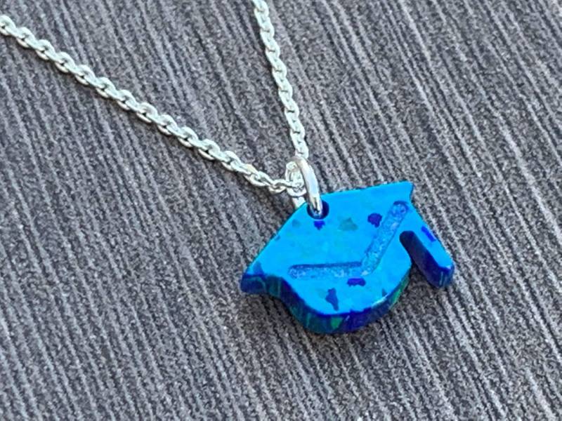 Sale Graduation Cap Opal Charm Sterling Silber Halskette - Wählen Sie Ihre Länge Abschlussgeschenk Schiffe Aus Den Usa in 1 Tag Sale Graduation Cap Opal Charm Sterling Silber Halskette - Wählen Sie Ihre Länge Abschlussgeschenk Schiffe Aus Den Usa in 1 Tag von NamiCharms