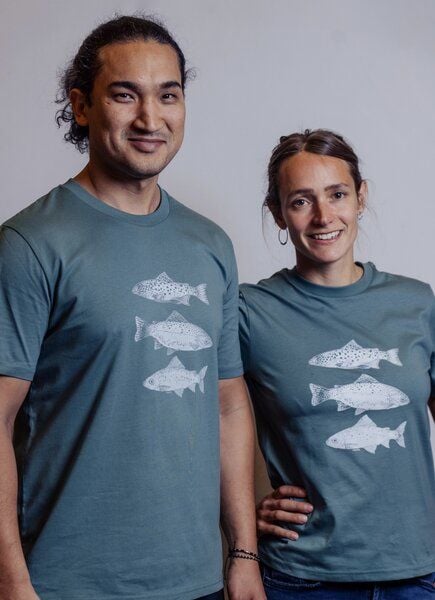 NanMa Bio-Baumwoll-Shirt Fische | handbedruckt in Österreich | Unisex l regular Fit | grün | lokal & fair & vegan von NanMa
