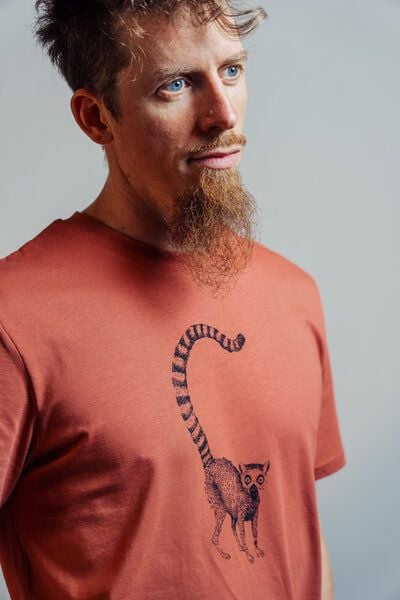 NanMa Bio-Baumwoll-Shirt Lemur | handbedruckt in Österreich | Herren | regular fit | braun | orange | lokal & fair & vegan von NanMa