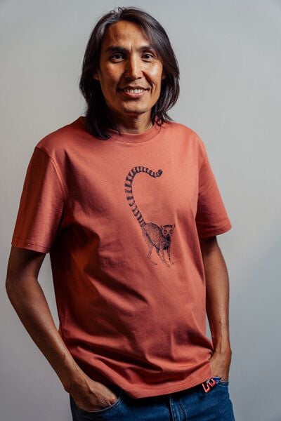 NanMa Bio-Baumwoll-Shirt Lemur | handbedruckt in Österreich | Herren | regular fit | braun | orange | lokal & fair & vegan von NanMa