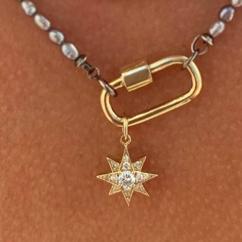Diamant Starburst 14K Solid Gold Halskette, Große Größe | Pavé Nordstern Polaris Stern Kompass Symbol Charm Anhänger Auf Lager Sofort Versandfertig von NanaBijou
