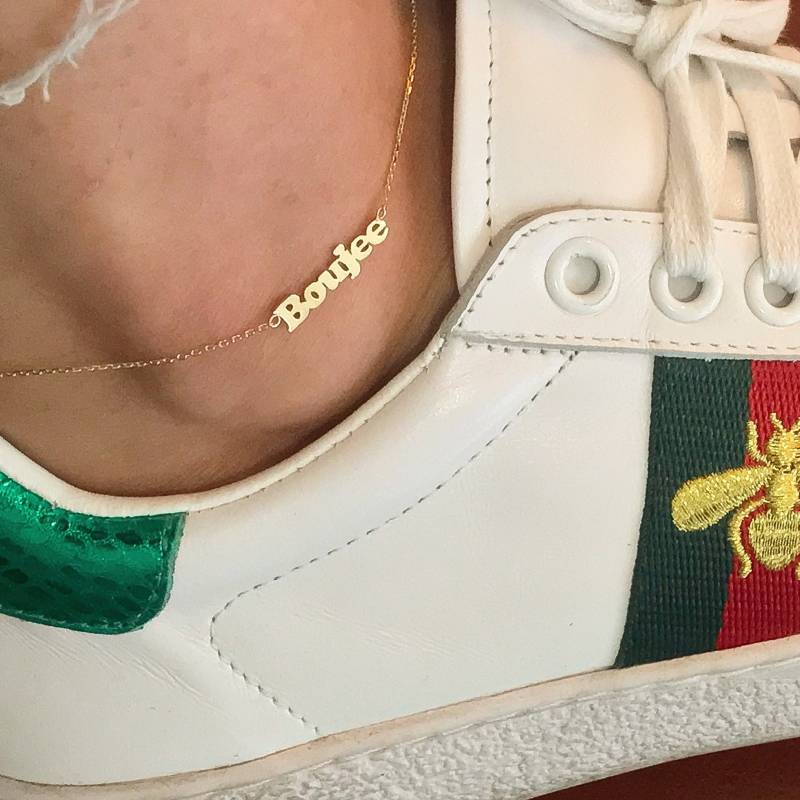 14K Solid Gold Name Ankle Armband Personalisierte Block Schrift Anklet von NanaBijou