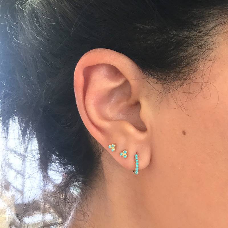 Türkis Hoop 14K Solid Gold Huggie Ohrring, 10 Mm Außen X 7, 5 Innendurchmesser ~ Mittelgroße Klapp Pavé Manschette, Sofort Lieferbar Sofort von NanaBijou