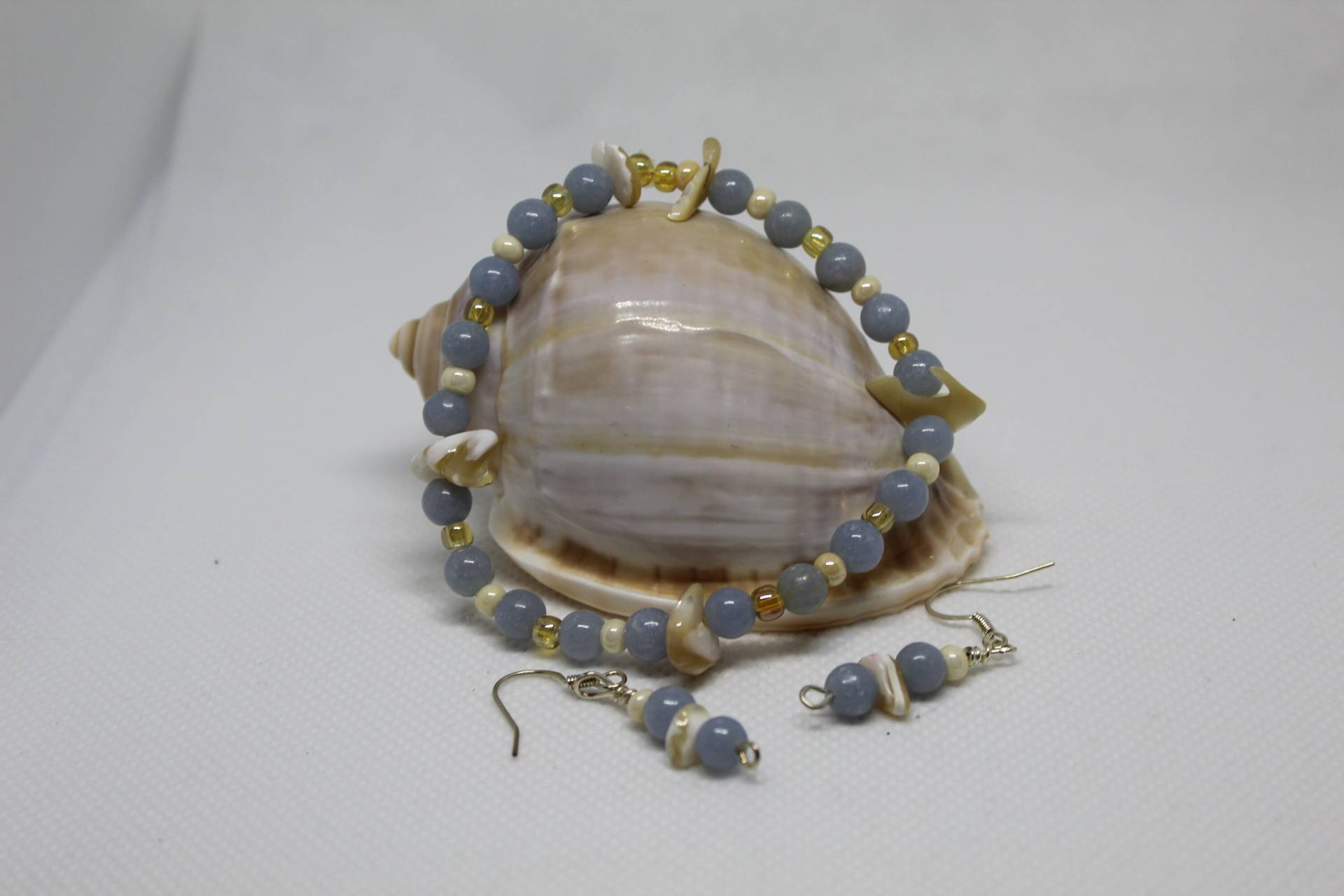 Aquamarin, Perlmutt Und Bernstein Glasperlen Armband, Ohrring Von Aquamarin von NanaLovesToCreate