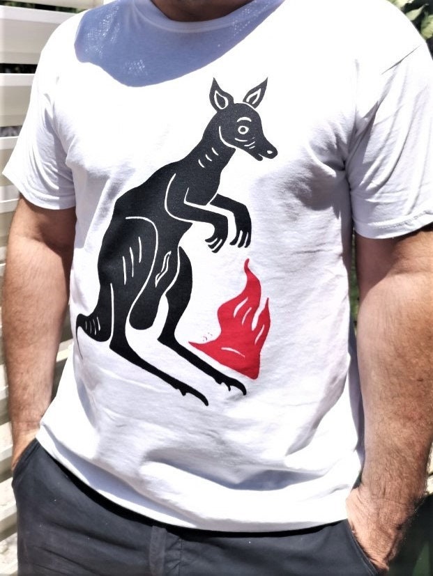 Känguru Large Print Vintage Dschungelbuch T-Shirt von Nanabnoam