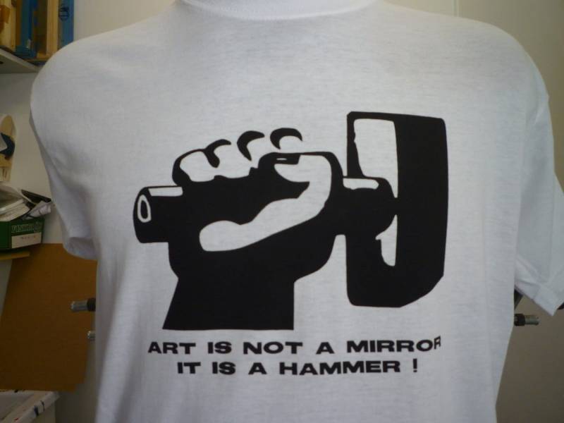 Kunst Ist Ein Hammer T-Shirt Majakovskij Urss Cccp Komunismus Kunst Ist Ein Hammer T-Shirt Majakovskij Urss Cccp Komunismus von Nanabnoam