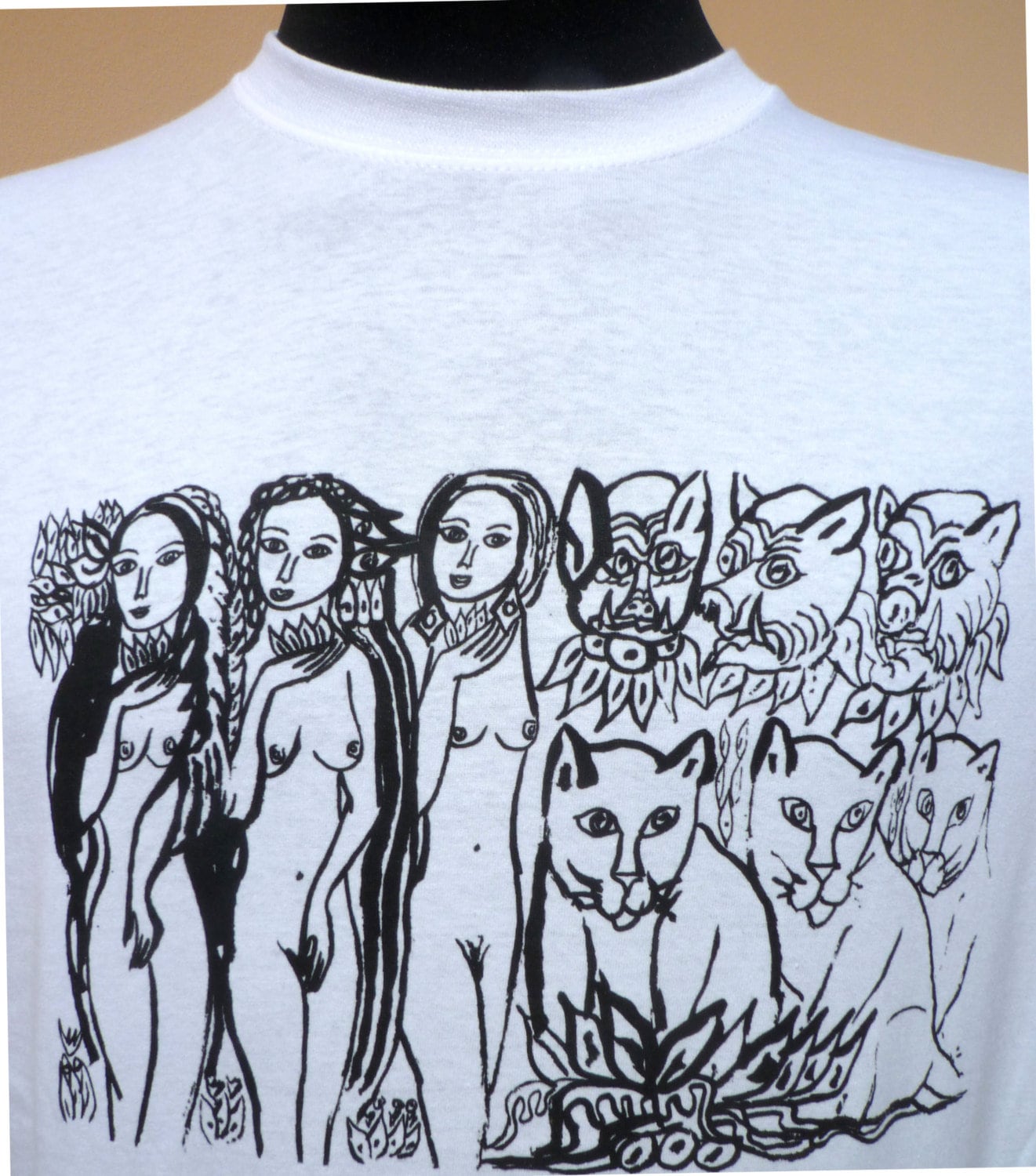 Panther Und Wildschweinkopf - T-Shirt Entworfen Lizenziert Von Arrington De Dionyso von Nanabnoam