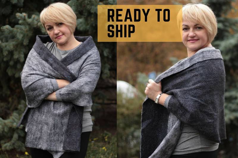 Grau, Beidseitig Filzschal, Merino-Wolle-Wrap-Schal, Mutter Selbstgemachtes Geschenk, Winter-Frauen-Schal, Filz Zubehör, Große Nuno Schal Kunst von Nanasmit24