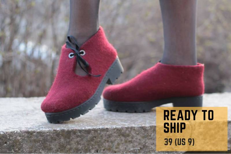 Rote Wolle Filz Schuhe, Gefilzte Stiefel, Mutter Handgemachte Geschenk, Frauen Individuelle Plateau Winterschuhe, Gekochte Bio Schuhe von Nanasmit24