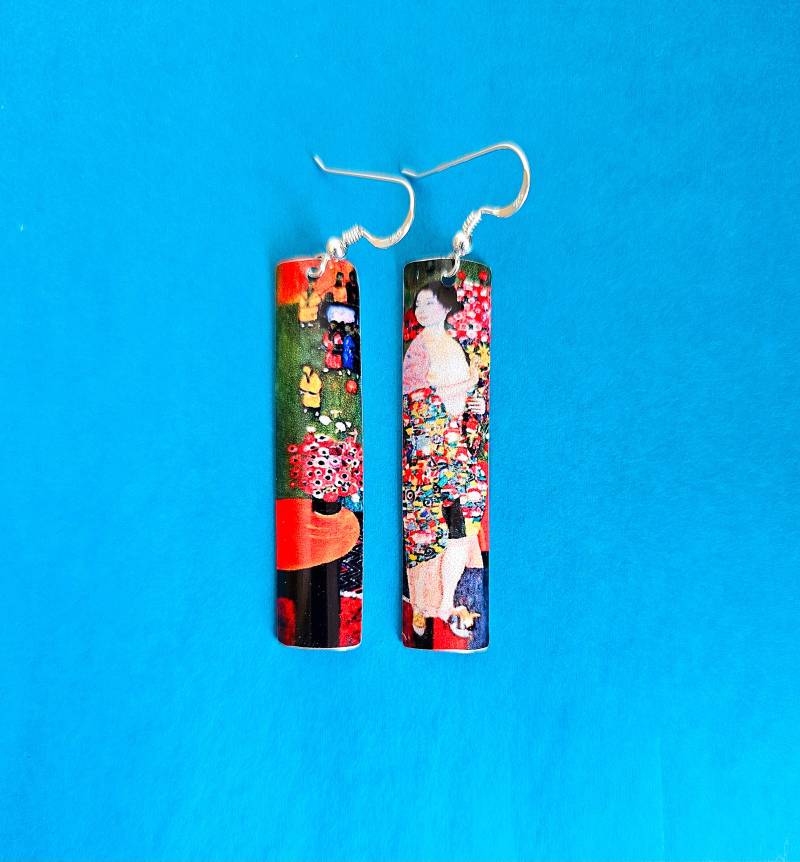 Handgefertigte Dame in Rot Die Tänzerin Ohrringe 925 Brisuren. Hochwertige Wasserdichte Leichte Dose Nicht Lackiertes Papier Oder Holz von NancyJonesJewellery