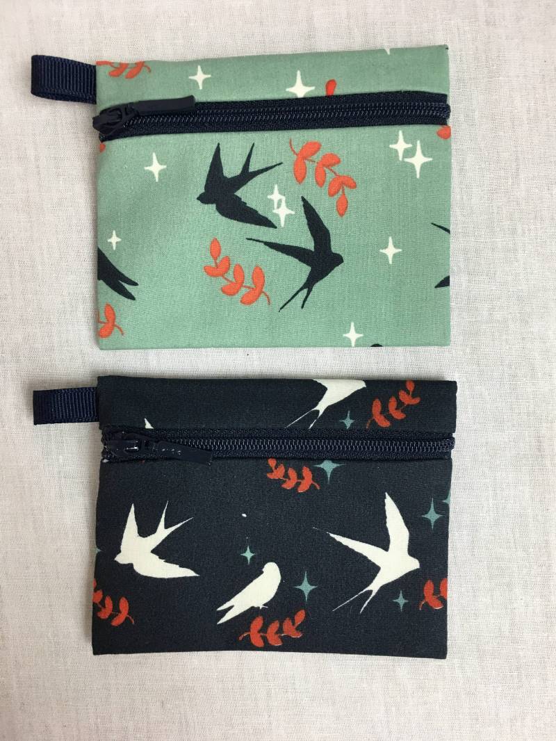 Bio Baumwolle Schwalbe Vogel Reißverschluss Geldbörse, Kreditkartenetui, Kopfhörertäschchen, Musik Player Halter von NancyPKdesigns