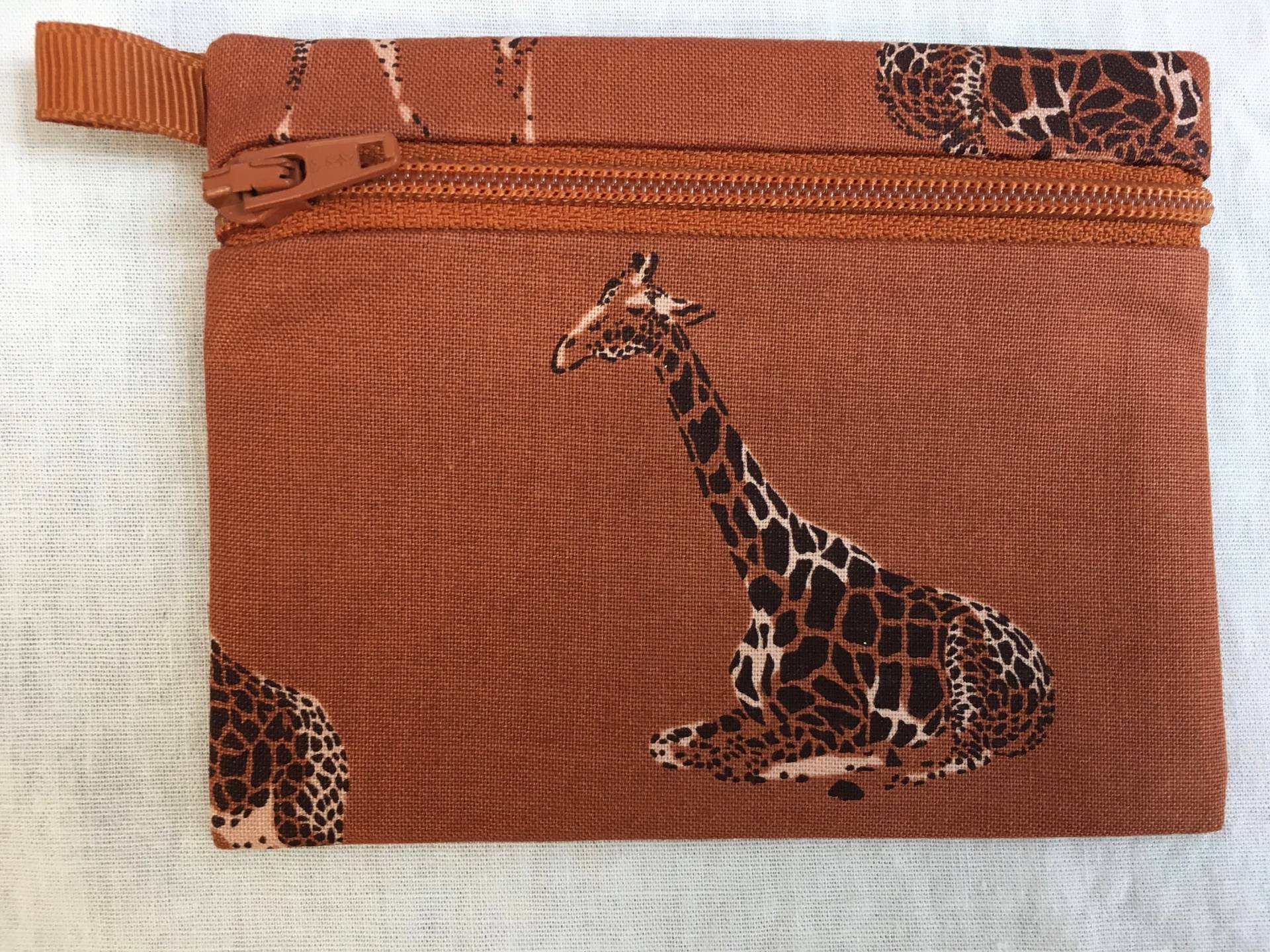 Giraffe Geldbörse Mit Flachem Reißverschluss, Kreditkartentasche, Ohrhörertasche, Airpod-Hülle - Farbe Wählen von NancyPKdesigns