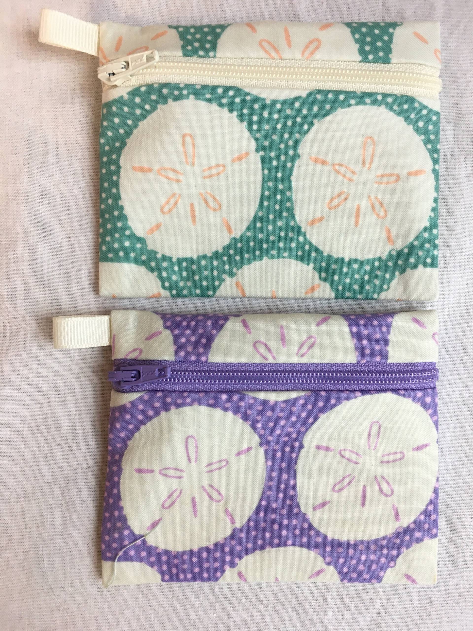 Sand Dollar Flat Reißverschluss Geldbörse, Airpod Hülle, Ohrstecker Kreditkartenetui, Visitenkarten Etui von NancyPKdesigns