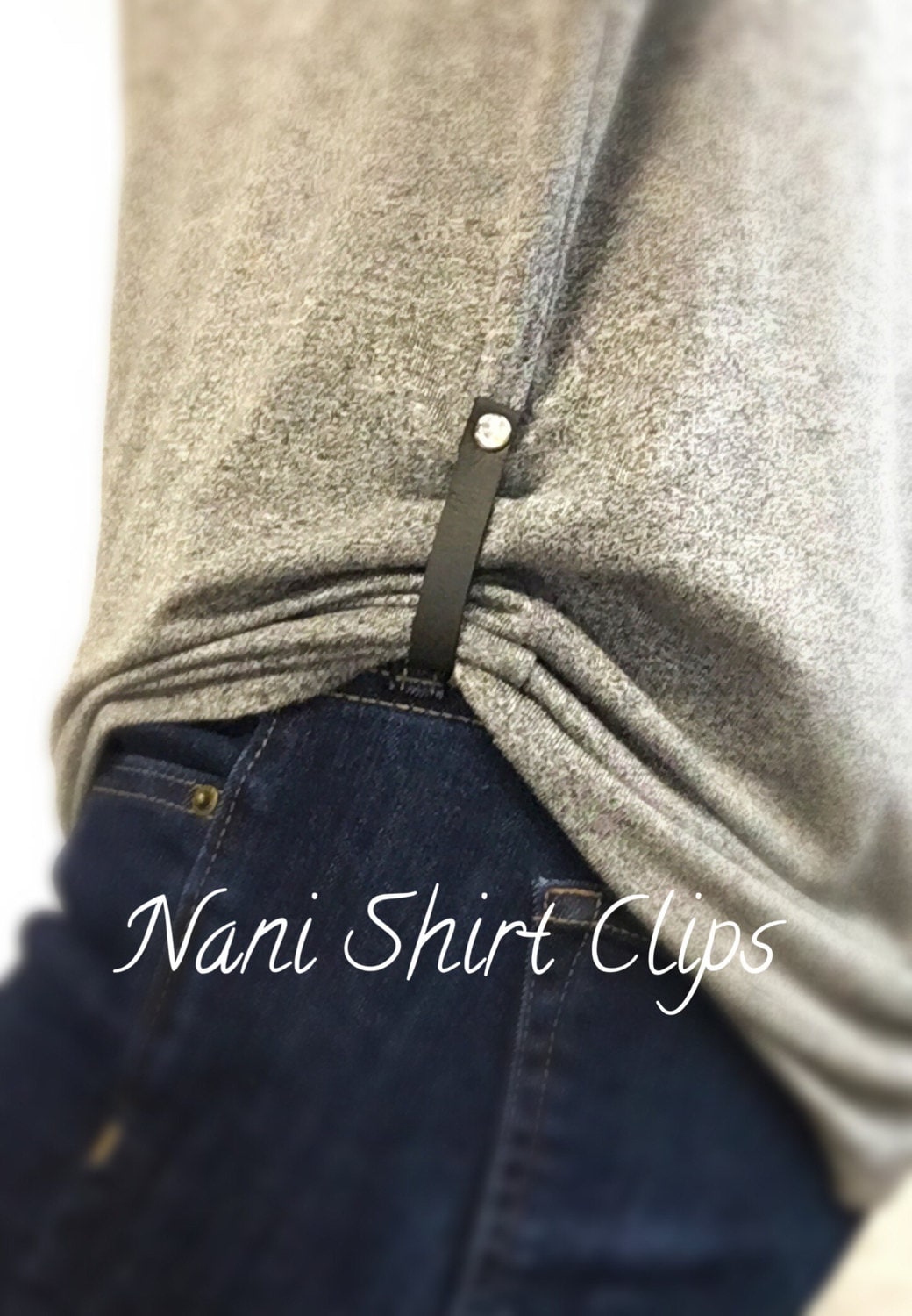 Nani Shirt Clips, Schwarz, Braun, Weiß Und Zusätzliche Farben, Kunstleder, Magnetisch, Shirtaccessoires, 1 Paar | 2 Clips Nani Shirt Clips, Schwarz, Braun, Weiß Und Zusätzliche Farben, Kunstleder, Magnetisch, Shirtaccessoires, 1 Paar | 2 Clips von NaniShirtClips