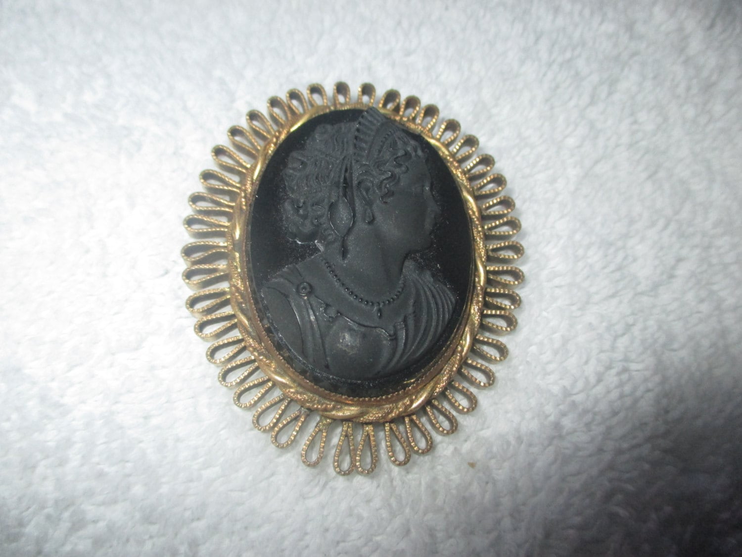 Fabelhafte Vintage Schwarze Glas Cameo Trauerbrosche 1930Er Jahre Fabelhafte Vintage Schwarze Glas Cameo Trauerbrosche 1930Er Jahre von NannaBellaHome