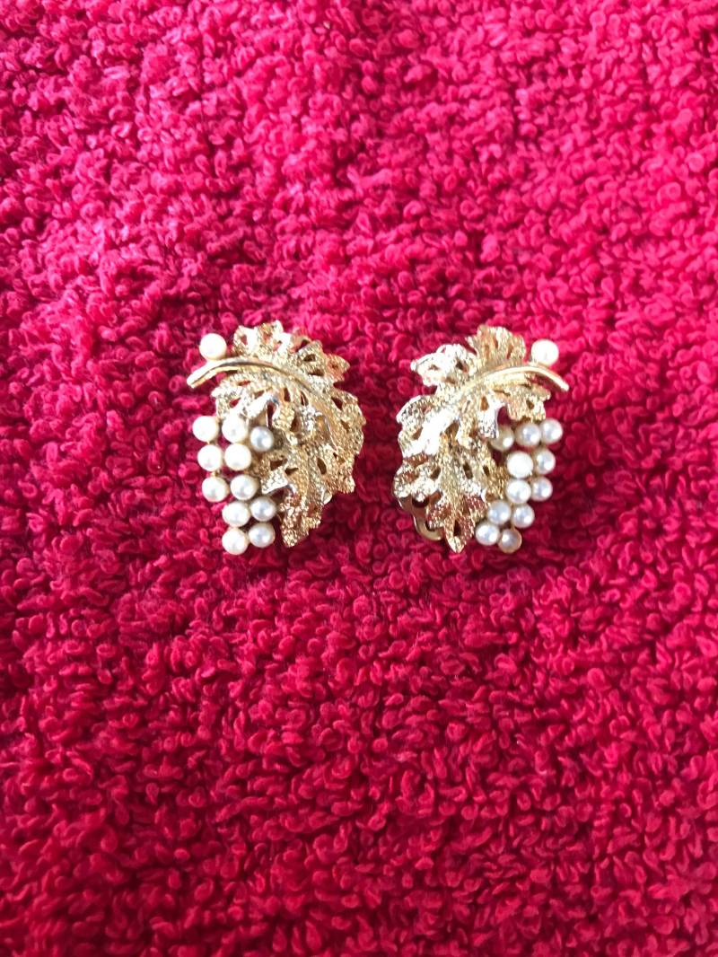 Wunderschöne Lisner Gold Und Perlen Ohrclips Wunderschöne Lisner Gold Und Perlen Ohrclips von NannaBellaHome
