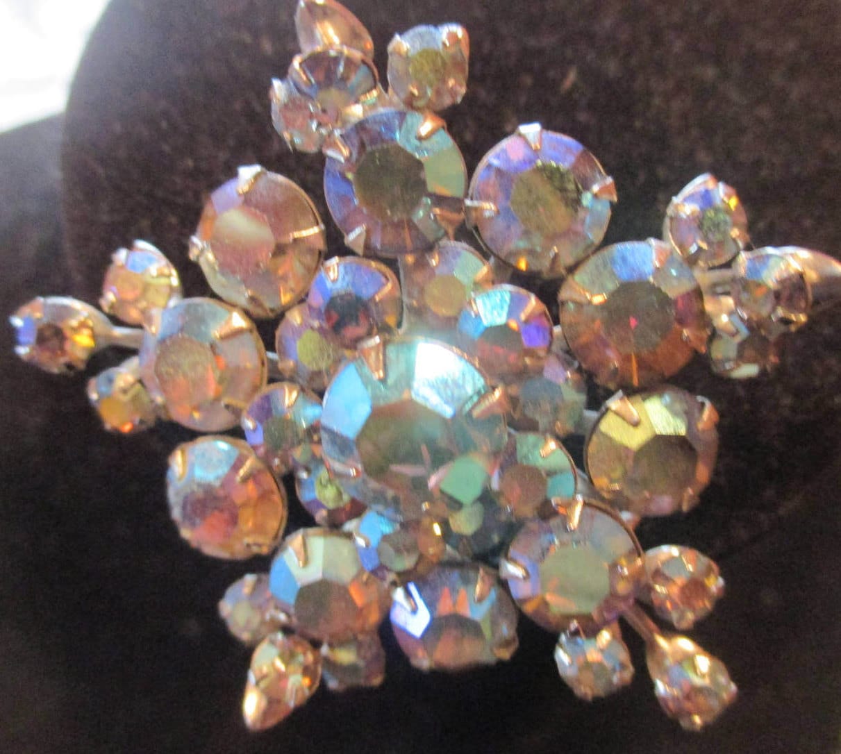 Wunderschöne Vintage Aurora Borealis Stern Strass Brosche Wunderschöne Vintage Aurora Borealis Stern Strass Brosche von NannaBellaHome