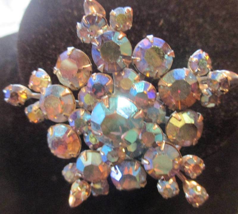 Wunderschöne Vintage Aurora Borealis Stern Strass Brosche Wunderschöne Vintage Aurora Borealis Stern Strass Brosche von NannaBellaHome