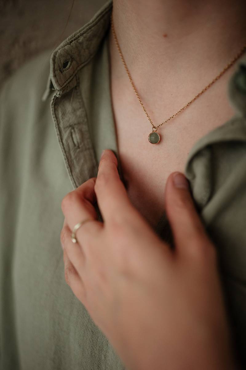 Halskette Gold Mit Achat Edelstein, Edelsteinschmuck, Kurze Kette Gold, Schmuckset, Zarte Kette, Anhänger von NanoniIndividuell