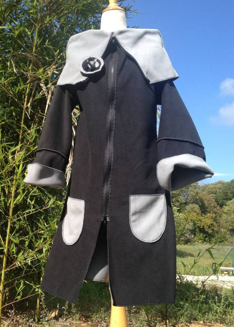 Mantel/Jacke Zip Pocket Fleece Black/Light Grey "Sehr Auf Den Kopf" + Pin von NanouFromTheCourt