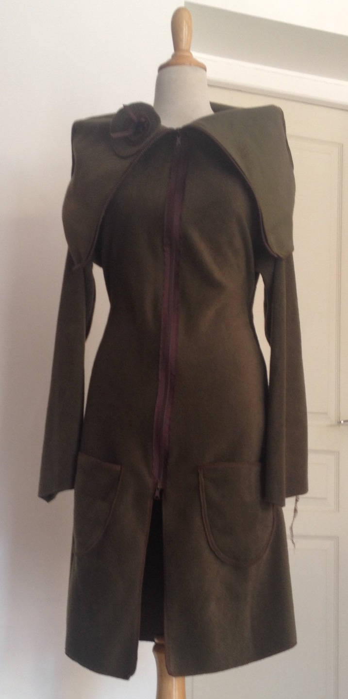 Mantel/Jacke Zip Pocket Fleece Khaki Braun "Sehr Auf Den Kopf" Steppnähte + Pin Mantel/Jacke Zip Pocket Fleece Khaki Braun "Sehr Auf Den Kopf" Steppnähte + Pin von NanouFromTheCourt