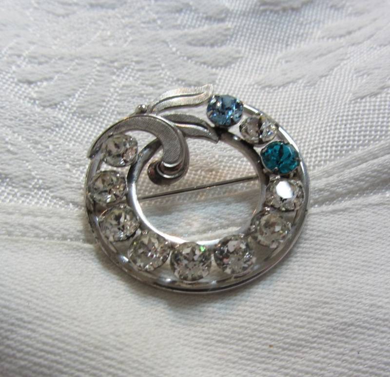 Vintage Van Dell Sterling Und Strass Brosche von Nanskaboodle