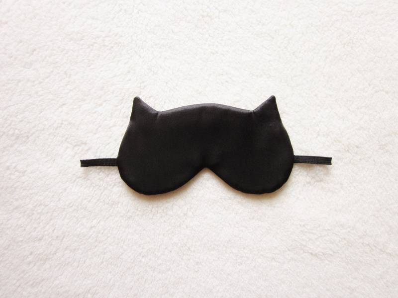 Seidensatin Schwarze Katze Schlaf Augenmaske Seidensatin Schwarze Katze Schlaf Augenmaske von Naomilingerie
