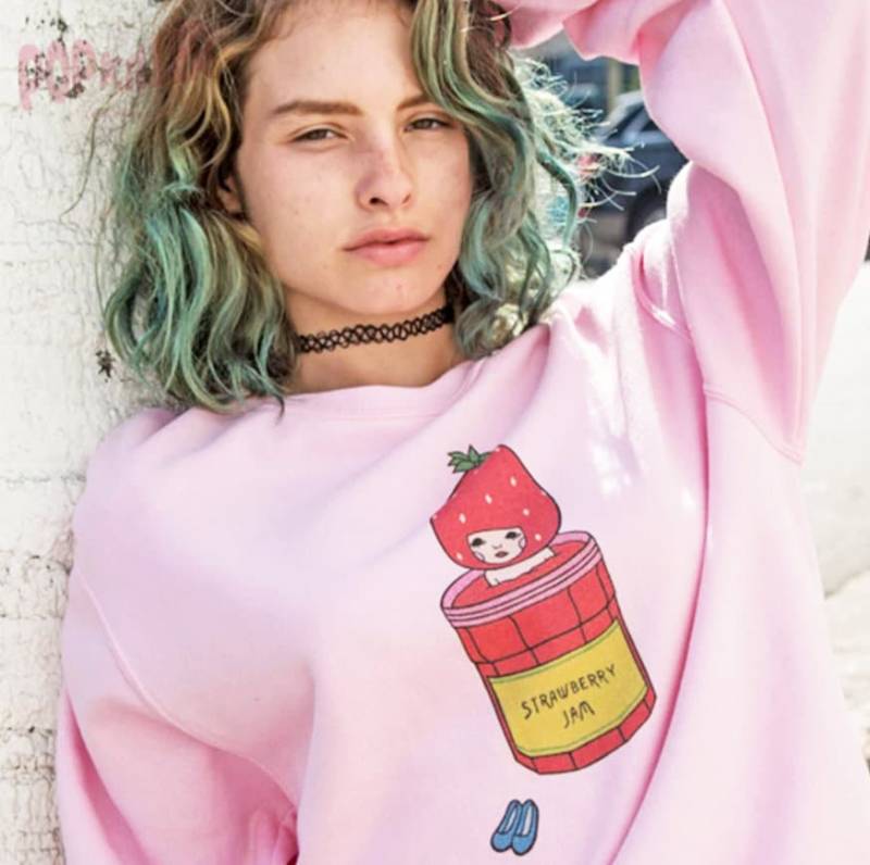 Pullover Sweatshirt Strawberry Jam Bath von Naoshi