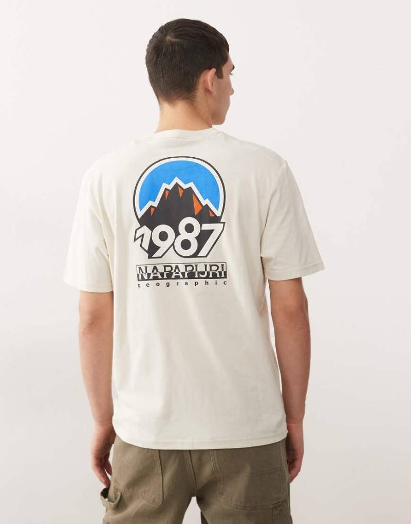 Napapijri - Montepiana - T-Shirt in Beige mit Rückenprint-Neutral von Napapijri