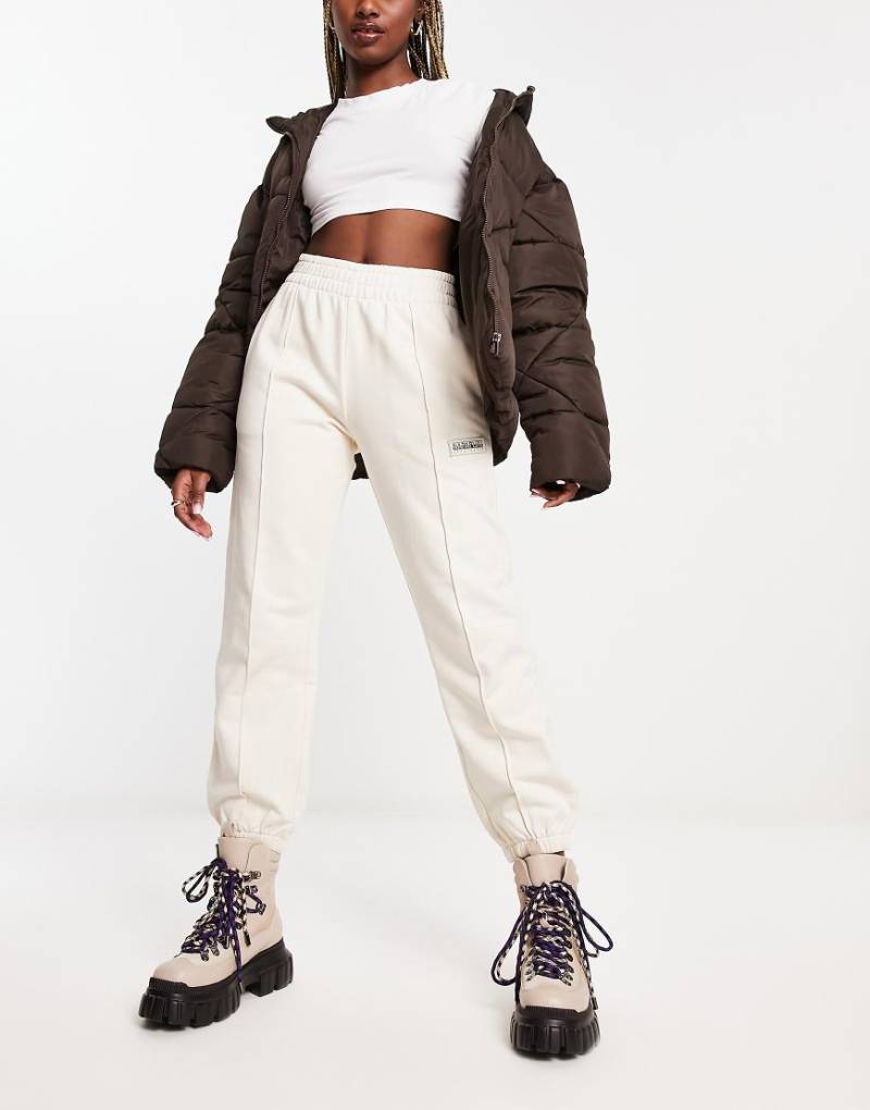 Napapijri - Morgex - Hochwertige Oversize-Jogginghose in Wollweiß mit farblich abgestimmtem Logo von Napapijri