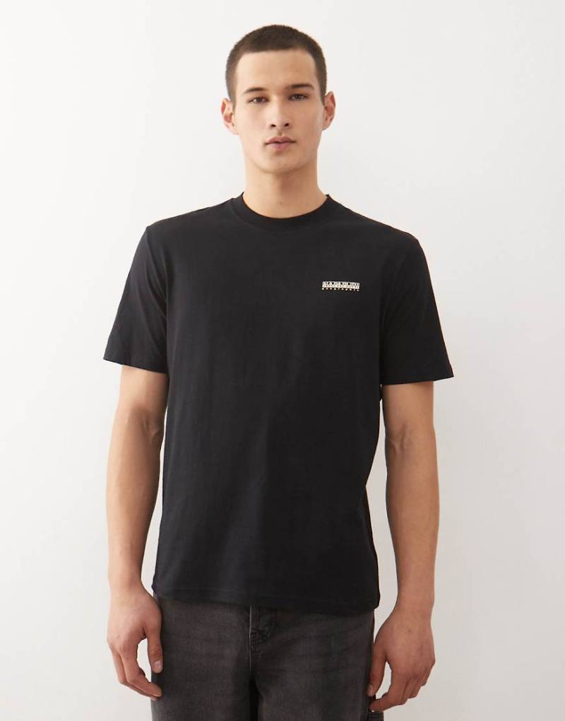 Napapijri - T-Shirt in Schwarz mit kleinem Logo von Napapijri