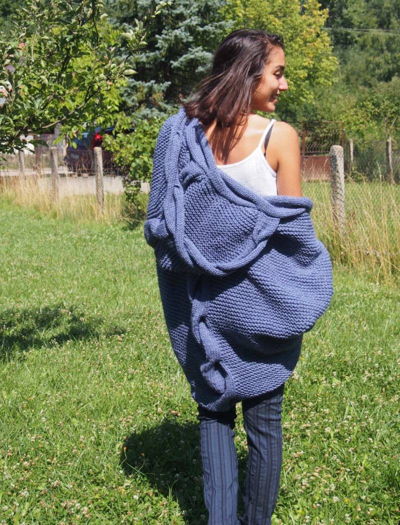 Handgefertigte Oversized Wolljacke Lange Dolman Ärmel Kapuze von Nara65