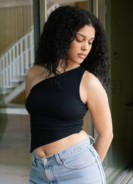 Narah Soleigh Asymmetrisches One-Shoulder Top aus TENCEL Modal Mix von Narah Soleigh