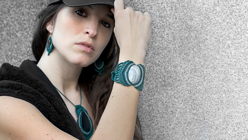 Makramee Silber Obsidian Edelstein Schmuck Armband Modern Boho Urban Casual Blau Grün Makramee Silber Obsidian Edelstein Schmuck Armband Modern Boho Urban Casual Blau Grün von Naranmacrame