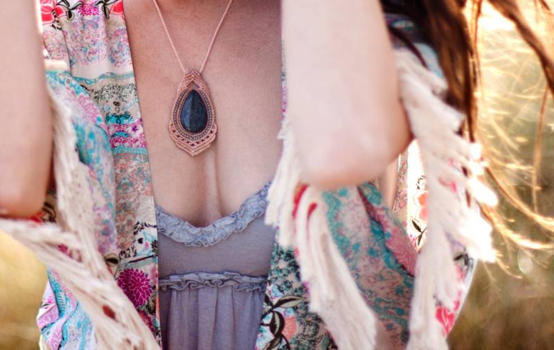 Silberne Obsidian Edelstein Halskette - Makramee Blassrosa Boho Cottage Chic Schmuck Set Silberne Obsidian Edelstein Halskette - Makramee Blassrosa Boho Cottage Chic Schmuck Set von Naranmacrame