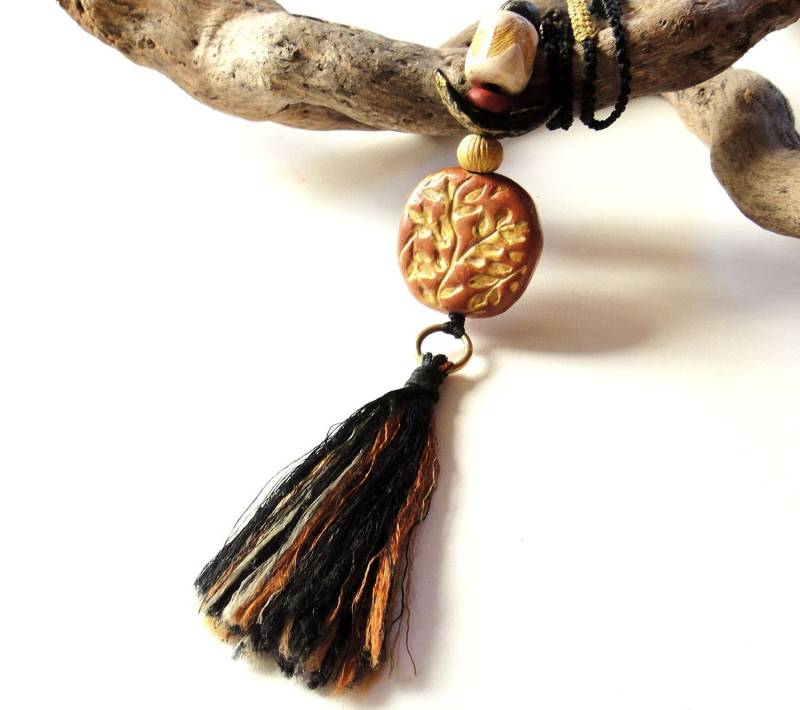 Lange Quasten Anhänger. Boho Chic Artisan Fashion Trend. Handgemachter Schmuck. Schwarzer Zimt. Längenverstellbares Geschenk Für Sie Lange Quasten Anhänger. Boho Chic Artisan Fashion Trend. Handgemachter Schmuck. Schwarzer Zimt. Längenverstellbares Geschenk Für Sie von NarimCrafts
