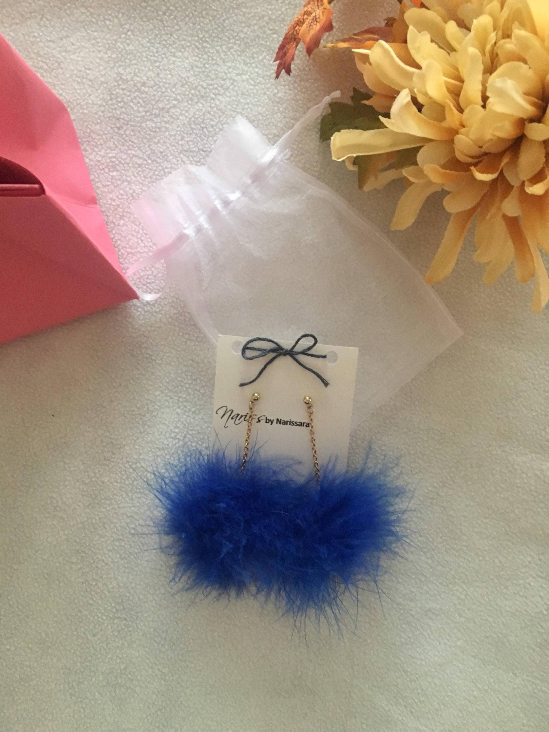 Blaue Feder Flauschige Pom Ohrringe Blaue Feder Flauschige Pom Ohrringe von NarissByNarissara